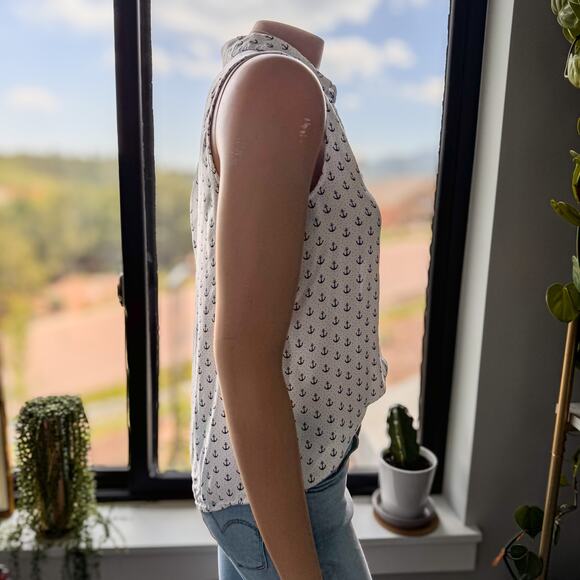 Coliseum Collection-Collared Sleeveless Buttoned Navy Anchor Top-Women’s Medium - Picture 4 of 10